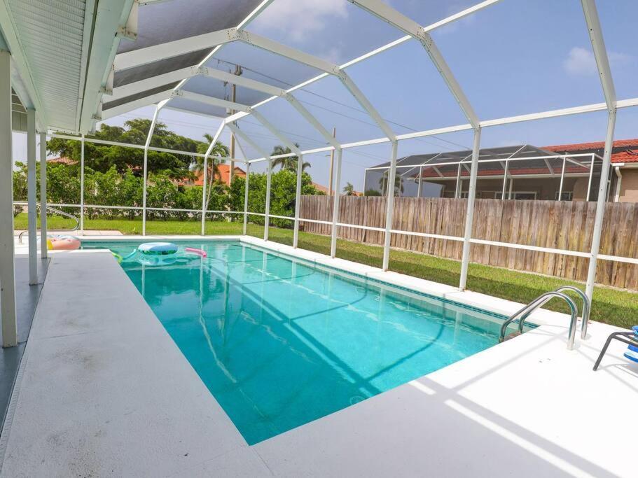 Elevated 1152 - Serene Family Friendly 4 Bed Pool Home Pulau Marco Luaran gambar