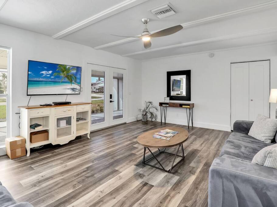 Elevated 1152 - Serene Family Friendly 4 Bed Pool Home Pulau Marco Luaran gambar